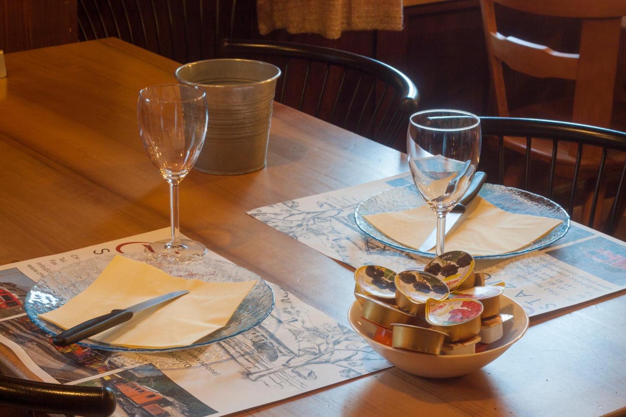 Ristorante Pensione Chalet Stazione พอสเชียโว ภายนอก รูปภาพ