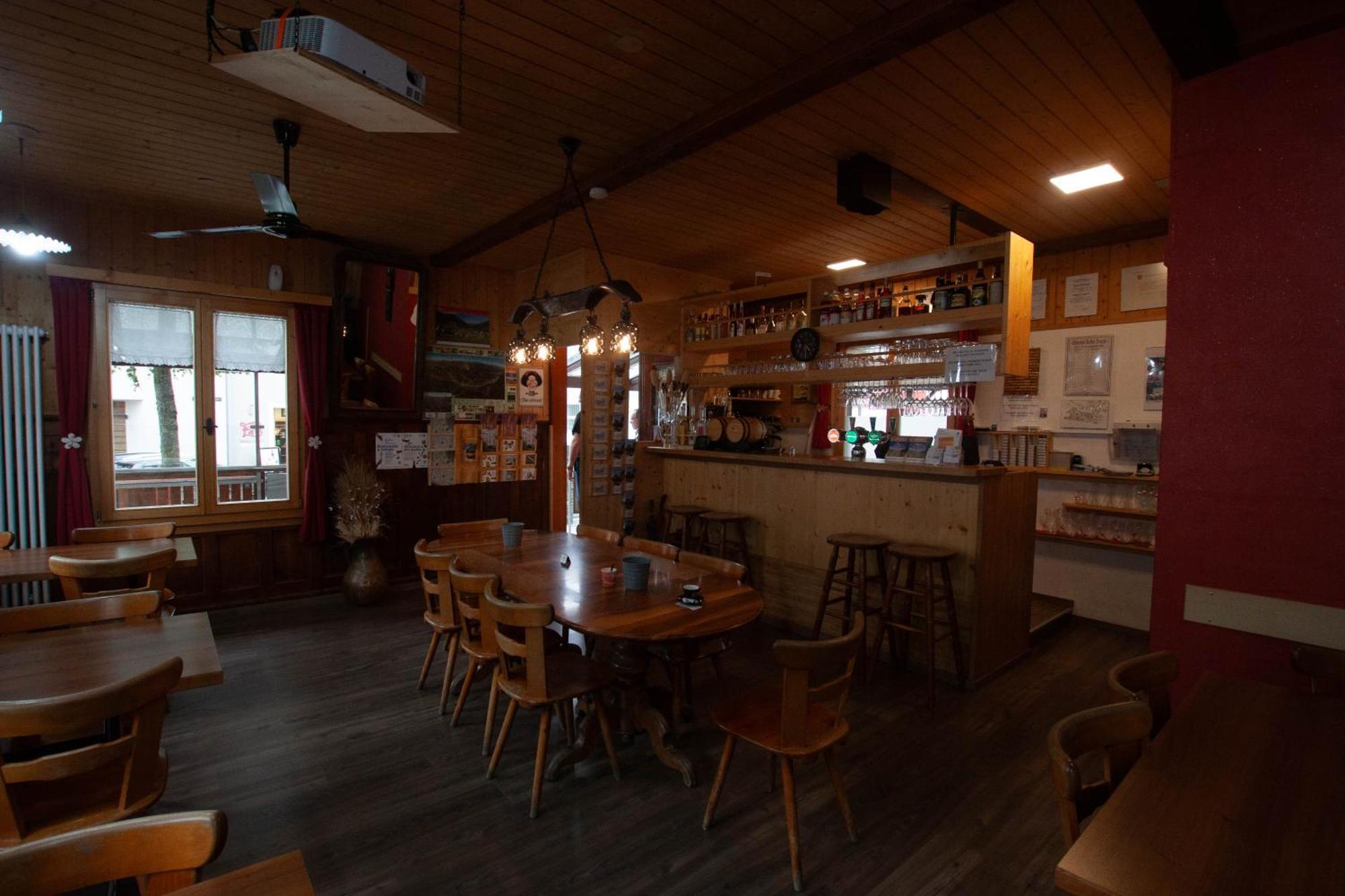 Ristorante Pensione Chalet Stazione พอสเชียโว ภายนอก รูปภาพ